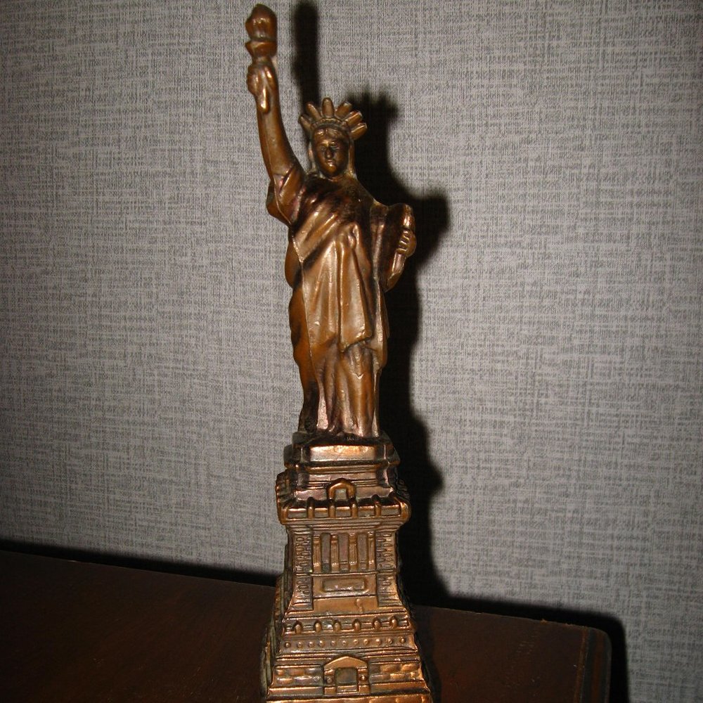 🗽 Statue Of Liberty 9.5" Miniature 1960's Souvenir